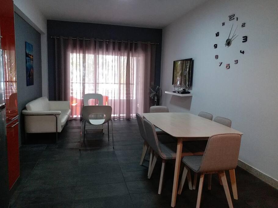 Beachfront Apartment Flic-en-Flacq Εξωτερικό φωτογραφία
